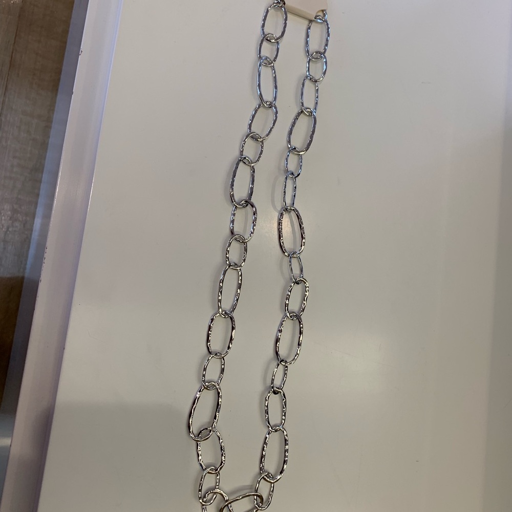 Silver hammered link necklace